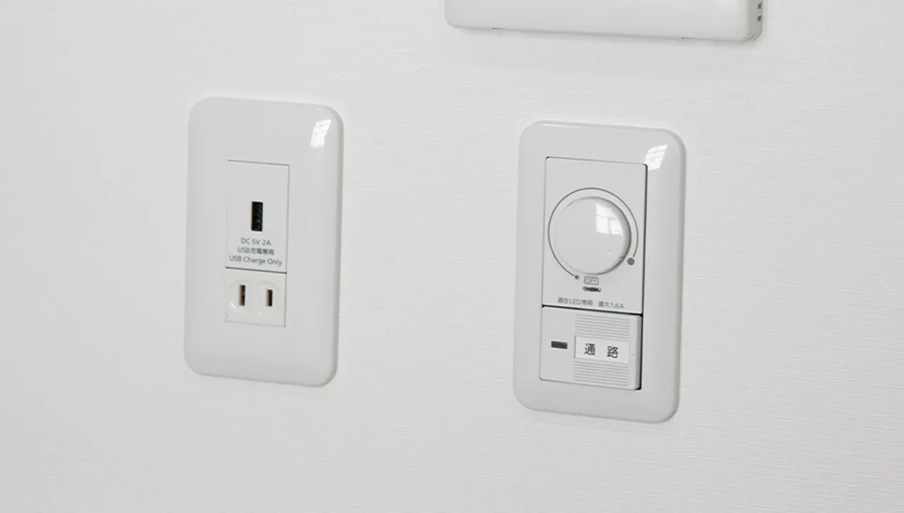 画像：コンセント（USB充電が可能）