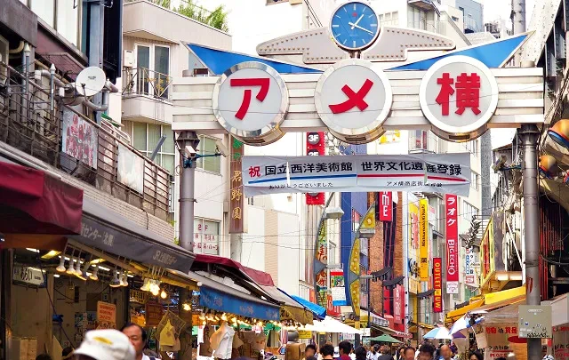 画像:アメ横商店街