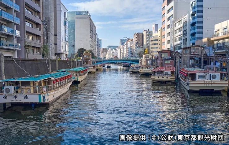 画像：神田川と屋形船