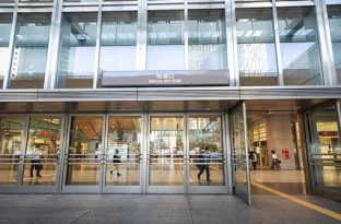 画像:ルート説明1 JR名古屋駅桜通口を出てください。