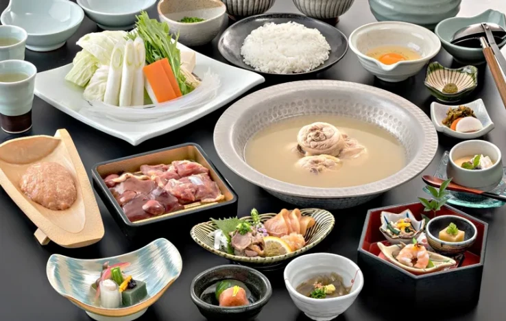 写真:水たき料亭 博多華味鳥 博多駅前店