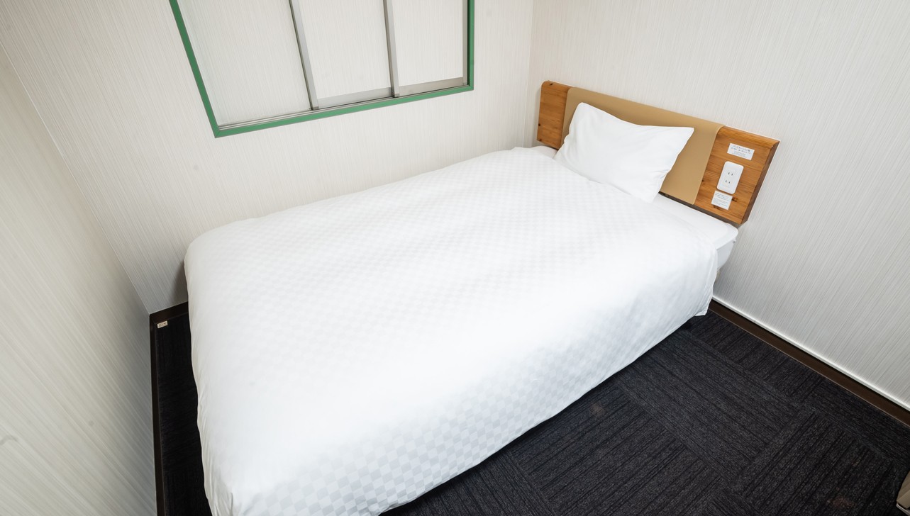 画像：浴槽とトイレ