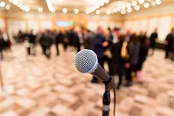 画像:会議・WEB会議