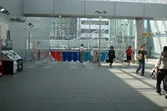 画像：名鉄岐阜駅正面出口エスカレーター