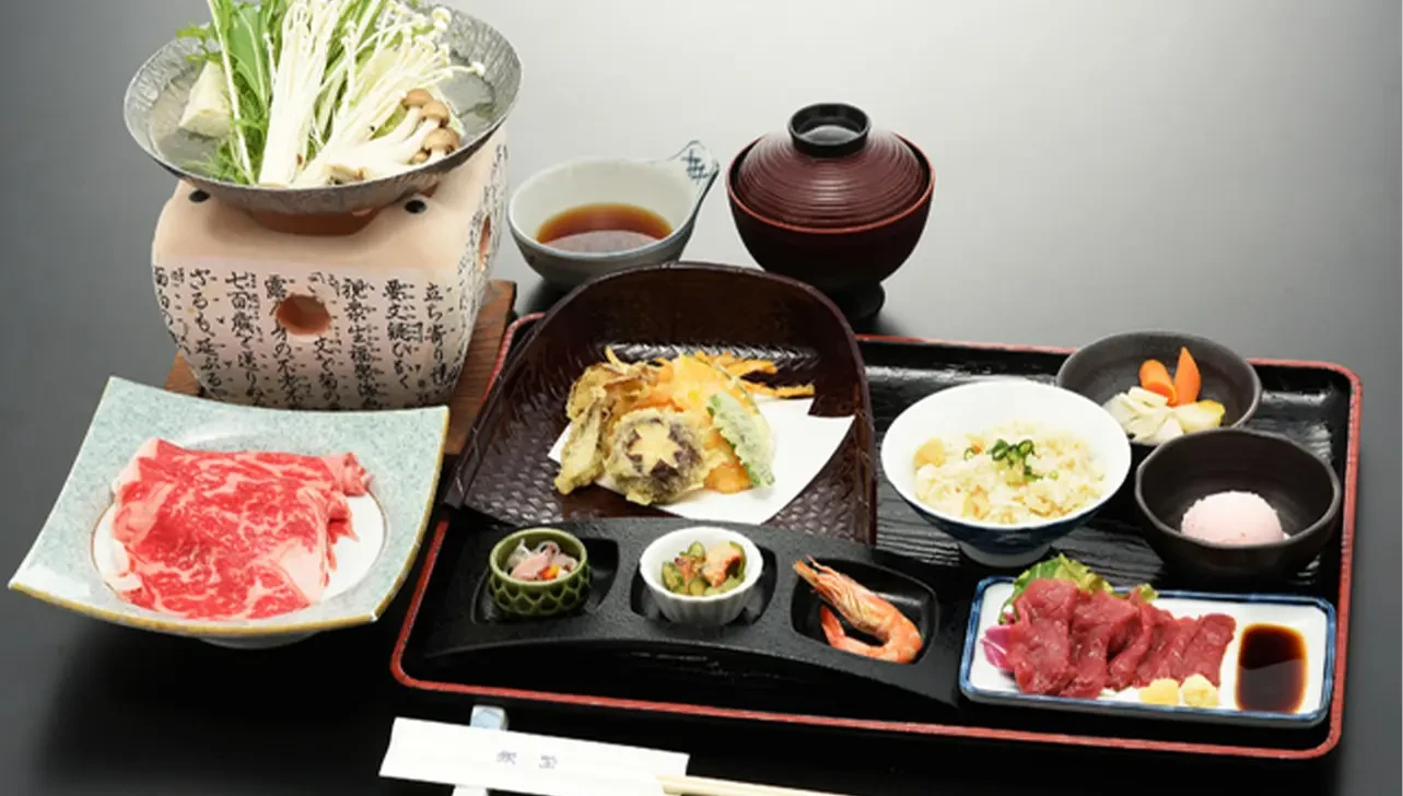 画像：炭火焼・しゃぶしゃぶ　銀座八丁