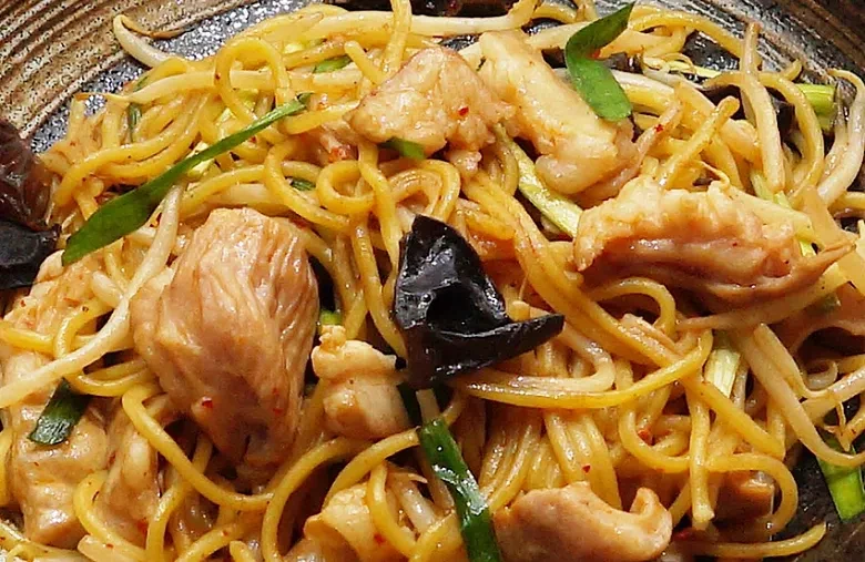 画像：ホルモン焼きそば