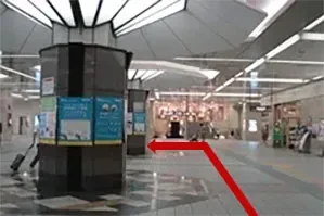 画像：エスカレーター手前