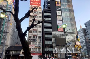 画像：地下鉄 栄駅からのアクセス