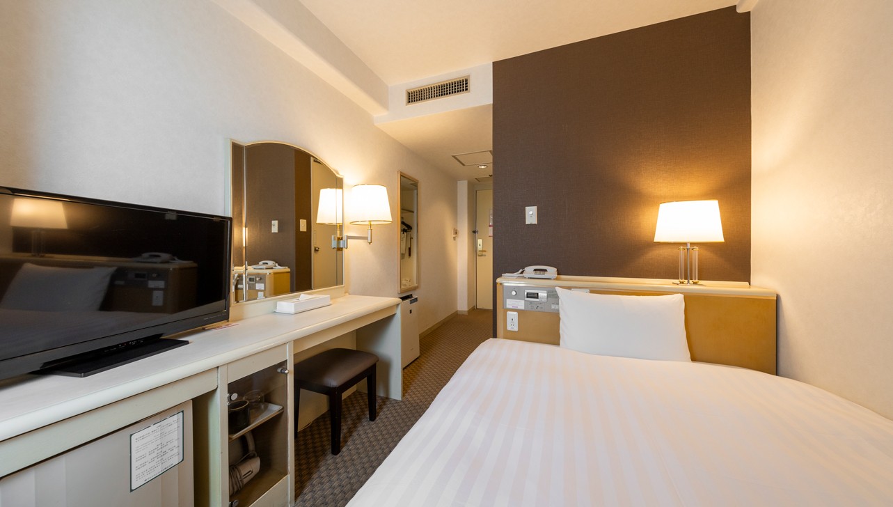 シンプルで機能的な客室