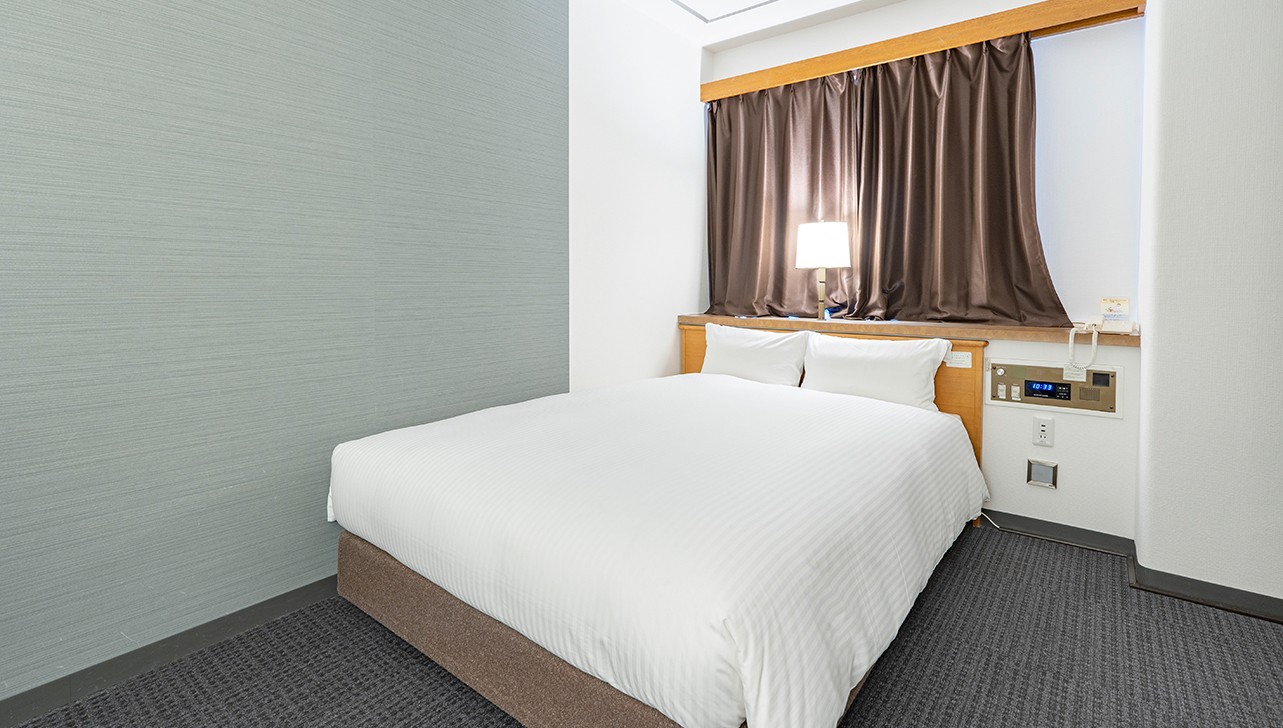 画像：ダブルベッド