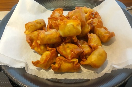 写真：博多一口あげ餃子