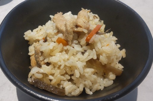 写真：はかた地鶏のかしわ飯
