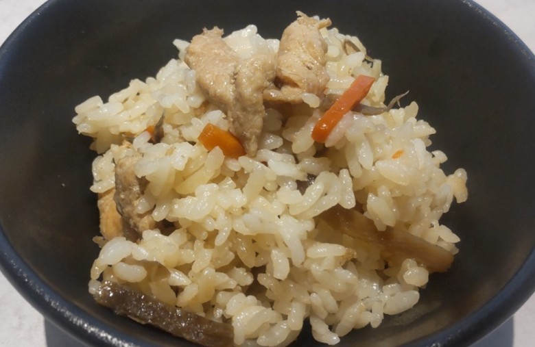 写真：はかた地鶏のかしわ飯