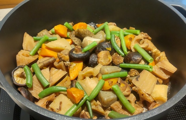 写真：華味鳥のがめ煮