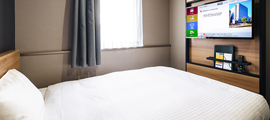 Simple and functional guestroom