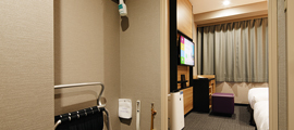 Spacious guestroom