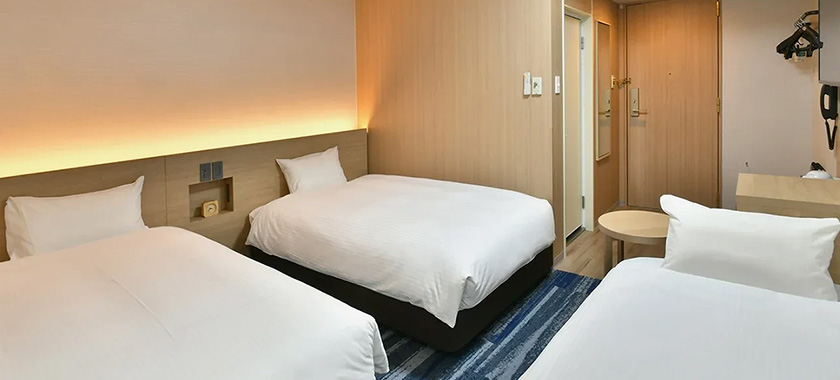 TWIN ROOM 2